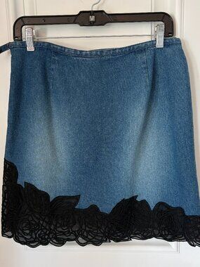 Cute 90's style denim mini skirt